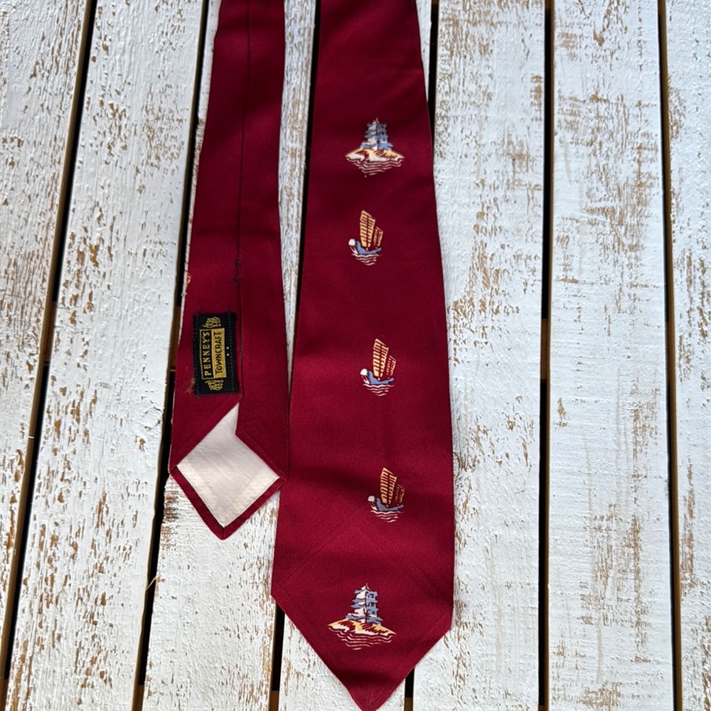 Penny’s Towncraft Men’s silk vintage tie